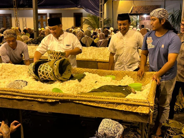 Nasi Jangkrik Terpopuler !!! Makanan Khas Makam Sunan Kudus
