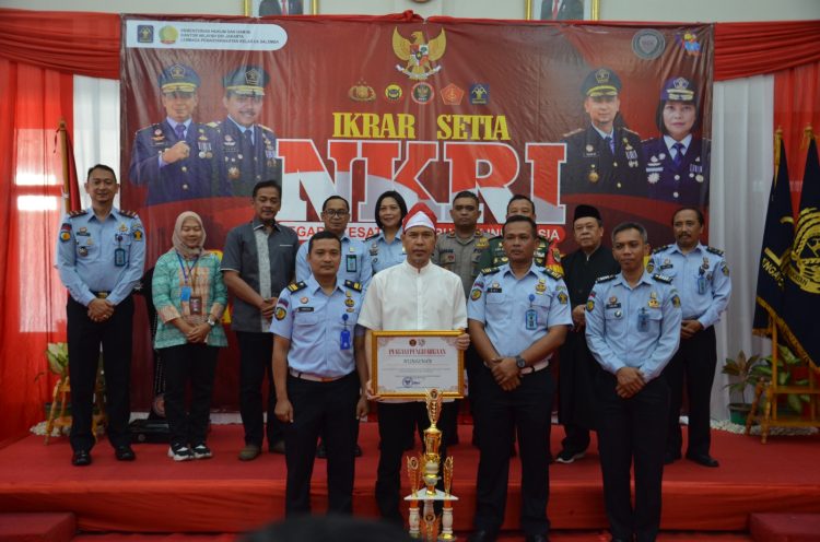 Narapidana Teroris Lapas Kelas IIA Salemba Ikrarkan Setia NKRI