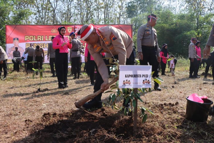 HUT ke 78, Kapolresta Pati Gelar Tanam 1000 Pohon