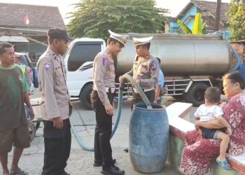 Dampak Kekeringan Air Bersih, Polres Kudus Peduli Masyarakat