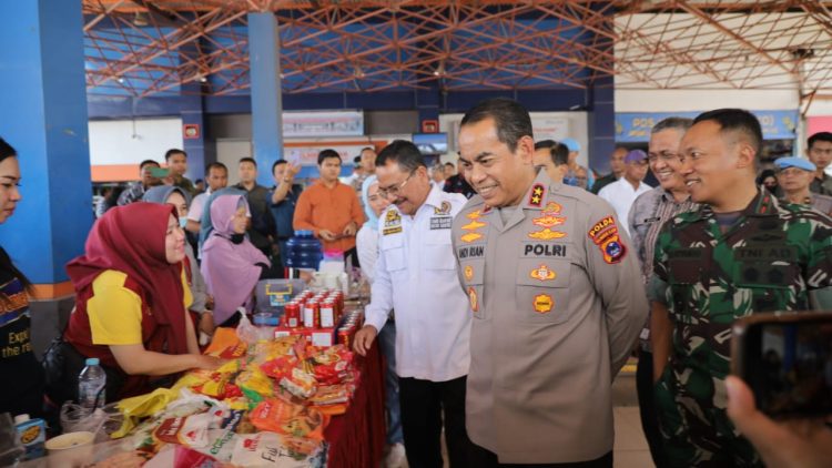 Kesejahteraan Rakyat, Kapolda Kalsel Buka UMKM dan Pasar Murah