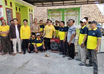 Tepat Sasaran !!! Anggota DPR RI Komisi IV Turunkan 18 Alat Mesin Diesel ke Para Nelayan