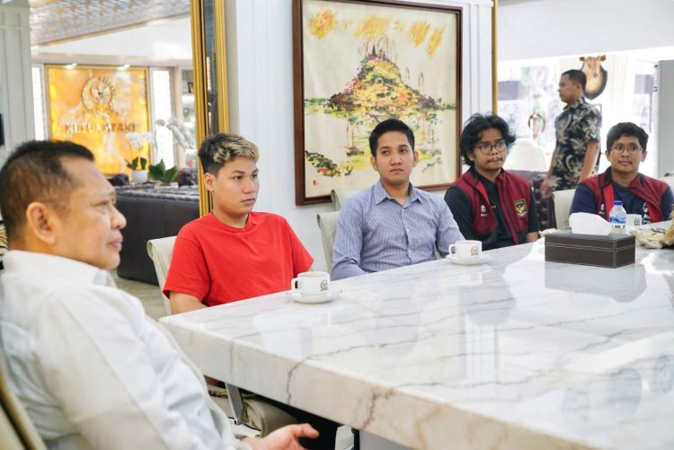 Bersaing Perebutkan Medali Emas, Ketua MPR RI Lepas 11 Atlet Balap