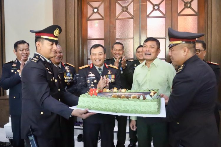 Kejutan Surprise, Kapolda Jateng Datangi Rumah Dinas Pangdam