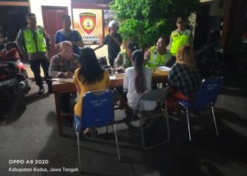 Razia Kafe, Polres Kudus Sita Miras Berbagai Merek, Pemandu Karaoke dan Pengunjung