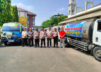 Dua Wilayah Kecamatan Dilanda Kekeringan, Kasatreskrim Polresta Pati Kirim 10 Tangki Air Bersih ke Masyarakat
