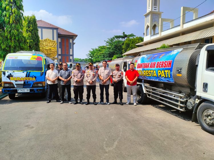 Dua Wilayah Kecamatan Dilanda Kekeringan, Kasatreskrim Polresta Pati Kirim 10 Tangki Air Bersih ke Masyarakat