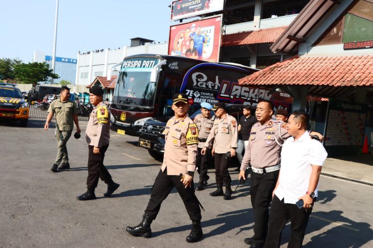 Polresta Pati Kawal Persipa Vs Deltras Sidoarjo