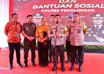 Kapolda Jateng Berikan Bantuan Sumur Bor dan Paket Sembako ke Masyarakat