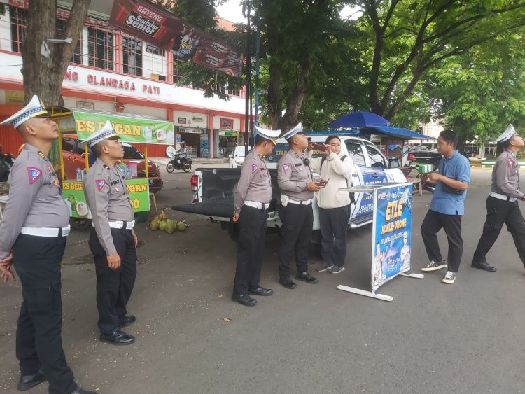 Satlantas Polresta Pati dan Team Ditlantas Polda Jateng Gelar Uji Coba ETLE Drone