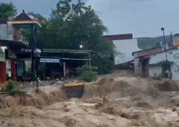 Wilayah Pasar Sukolilo Banjir, Kapolsek dan Jajaran Turun