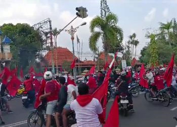 Simpatisan PDIP Turun di Momen Kunjungan Ketum PSI, Ada Apa ???