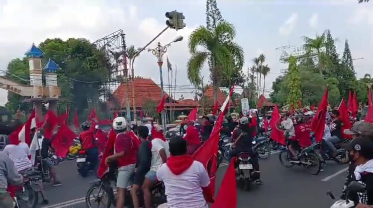 Simpatisan PDIP Turun di Momen Kunjungan Ketum PSI, Ada Apa ???