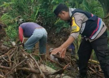 Kerja Bakti Terkait Peduli Lingkungan, Polisi Turun