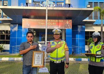Terima Piagam Penghargaan, Kasatlantas Polresta Pati sebut Jurnalis Harus Independen