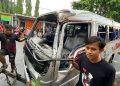 Peristiwa Mengerikan, Mobil Tiba – Tiba Oleng 14 Penumpang Alami Luka