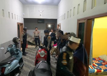 5 Pasangan Bukan Suami – Istri di Amankan Polisi, Lho Kos Bebas Sewa !!!