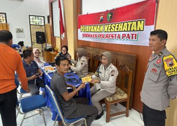 Subsatgas Dokkes Polresta Pati Gelar Pelayanan Kesehatan di TPS