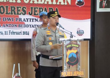 Mutasi Jabatan, Kapolres Jepara Ingatkan ke Dua Personil