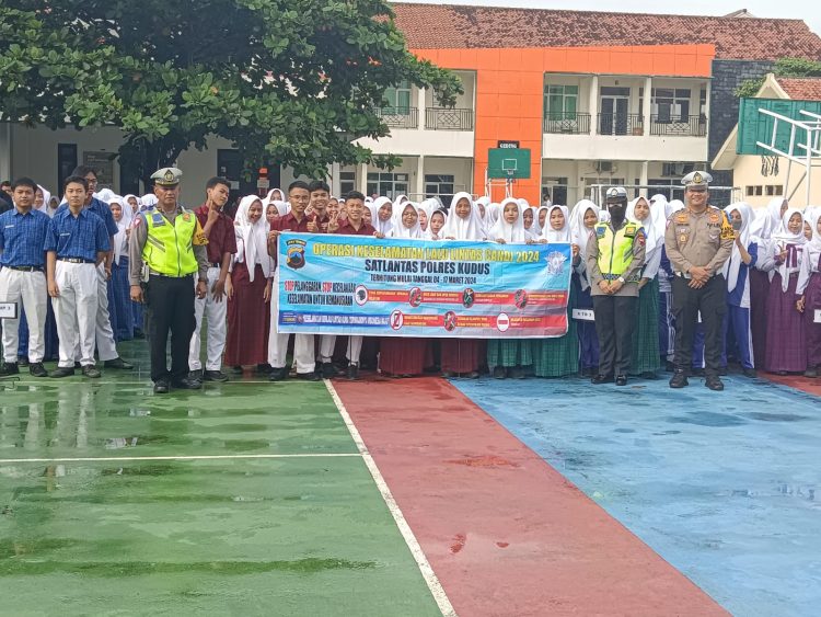 Operasi Keselamatan Candi 2024, Kasat Lantas Polres Kudus Turun ke SMA/SMK