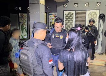 Bukan Suami – Istri Kena Razia, Ternyata Asyik di Hotel dan Homestay