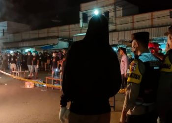 Warga Ngablak Antusias “Pesta Kembang Api”