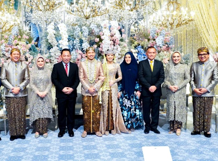 Sejumlah Pejabat Hadir di Resepsi Pernikahan Puteri Kelima
