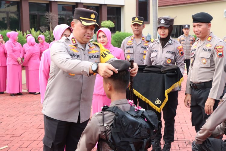 Simbolis Penyiraman Air Bunga, Kapolres Jepara sebut Sebelas Bintara Remaja