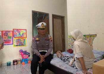 Korban Kecelakaan di Jenguk Kanit Gakkum Polres Kudus