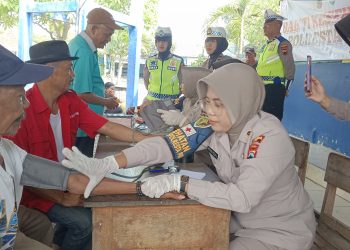 Cegah Lakalantas !! Kompol Asfauri Gelar Pemeriksaan Kesehatan Gratis ke Para Pengemudi