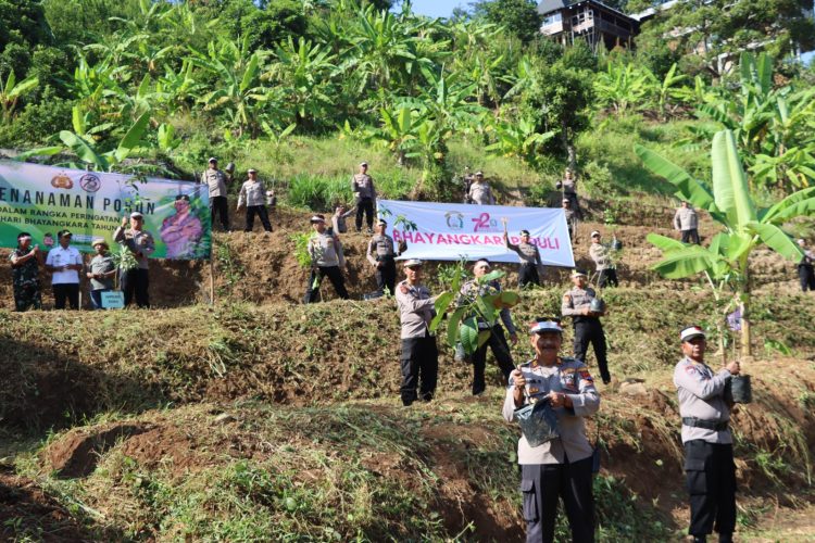 Hari Bhayangkara ke 78, Polres Kudus Gelar Penanaman 1.100 Pohon Berbagai Jenis