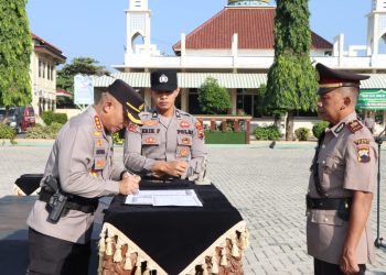 Serah Terima Jabatan dan Pengambilan Sumpah