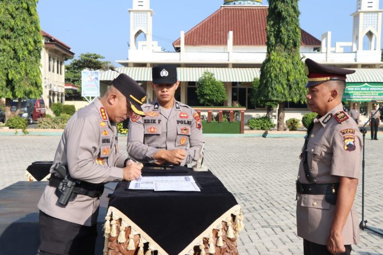 Serah Terima Jabatan dan Pengambilan Sumpah