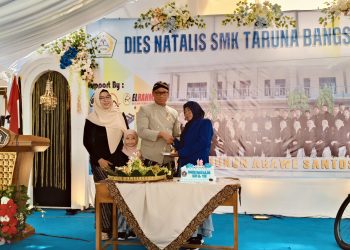 Wujud Nyata! Puluhan Hadiah dan Sunatan Massal Meriahkan HUT ke 16 SMK TB