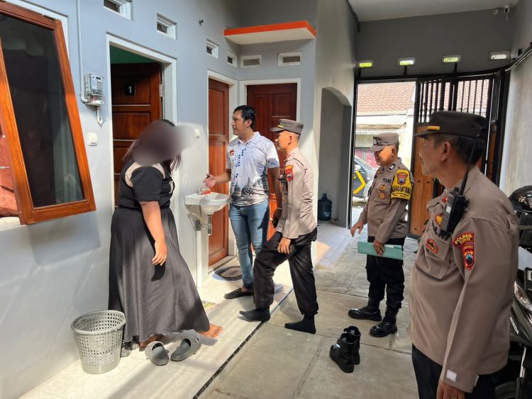 Tidak Resmi, Dua Pasangan Asusila di Amankan