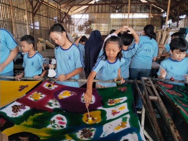 Pengetahuan Wisata Batik, Kini Siswa Kanisius Pati di Kenalkan