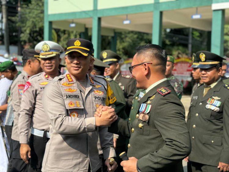 Markas Kodim 0718/Pati di Serbu Polri, Kejutan Kado Hadir