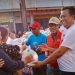 Bersama Para Santri, Paslon Budi – Novi Bagikan Sayuran Segar di Cluwak