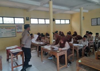 AKP Sahlan Galakkan Pencegahan Kenakalan Anak, Stop Bullying dan Narkoba Bagi Siswa – Siswi di MTS Sultan Agung