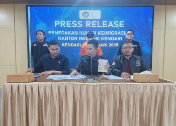 Imigrasi Kendari Pulangkan WNA, Langgar Visa Kunjungan