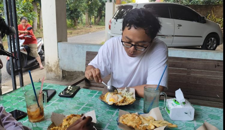 Penasaran dengan Nasi Goreng Rp 4 Ribu di Pati? Ini Lokasinya