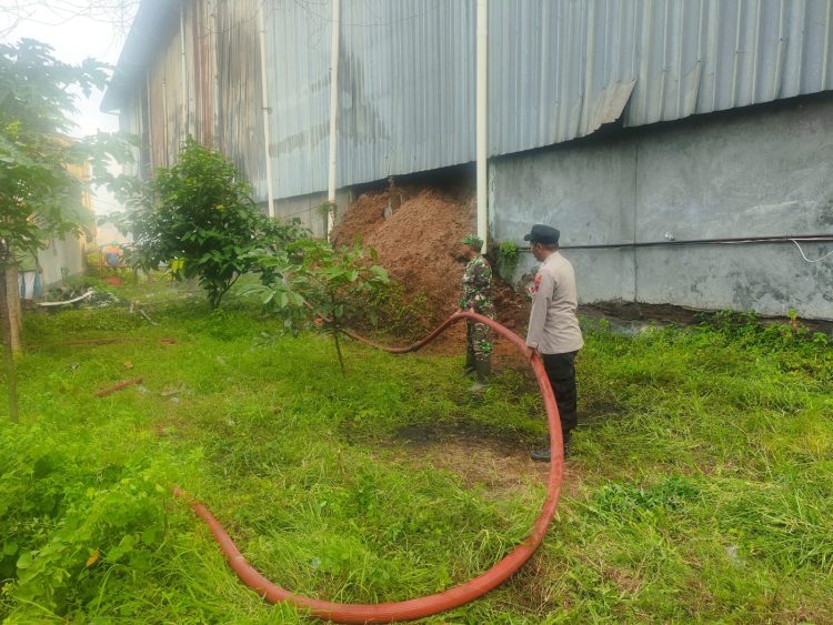 Korsleting Listrik, Gudang Ampas Terbakar