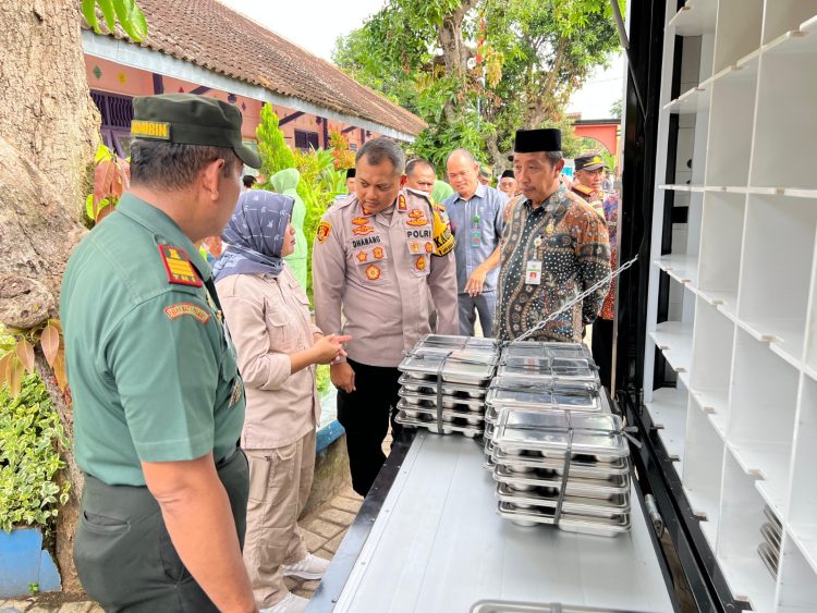 Program Gizi Gratis, Polres Rembang Tekan Stunting
