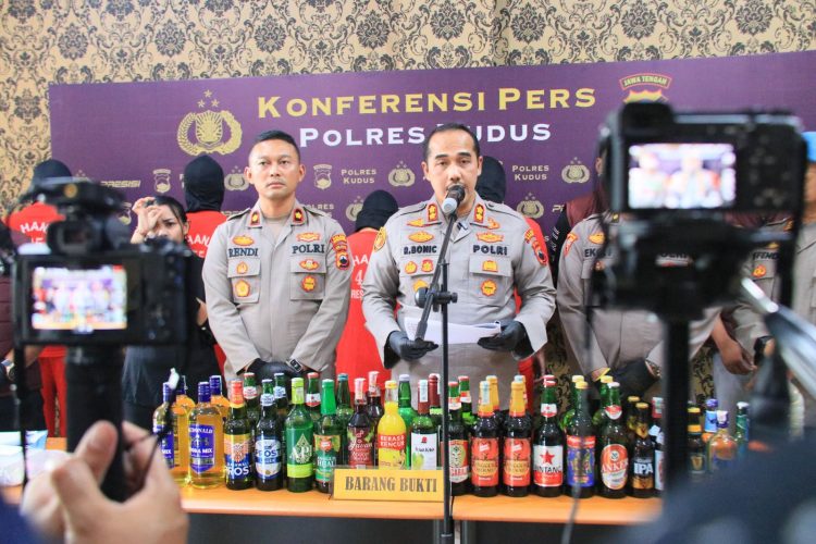 711 Botol Miras dan Empat Kasus Narkotika di Amankan Polisi