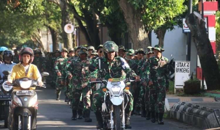 Meningkatkan Daya Tahan Fisik, Kodim 0718/Pati Gelar Han Mars Sejauh 5 Km