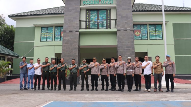 Perkuat Kebersamaan, Kapolres dan Dandim 0720/Rembang Jalin Silaturahmi
