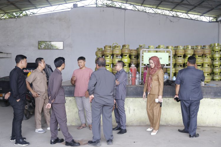 Antisipasi Kelangkaan Gas, Komisi B DPRD Pati Sidak Pangkalan LPG dan SPBE