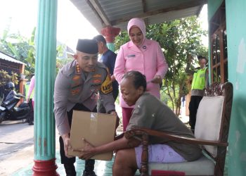 Sasaran Lansia dan Warga Kurang Mampu, Kini Paket Sembako di Bagikan