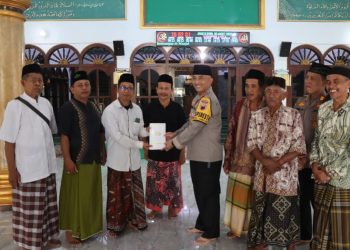 Jalin Kedekatan Dengan Masyarakat, Polresta Pati Serahkan Bantuan