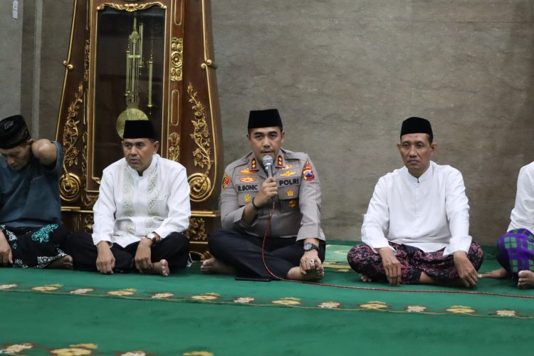 Pererat Ukhuwah Islamiyah, Polri dan MUI Gelar Tarawih